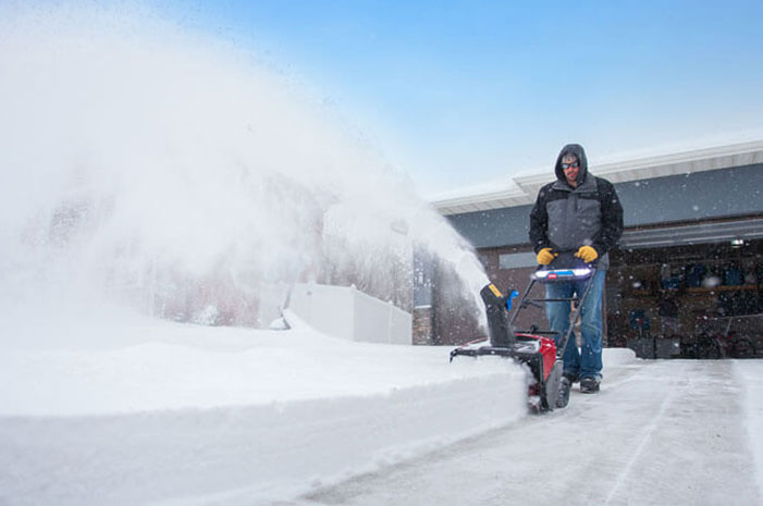 How to snow blow your driveway with ease