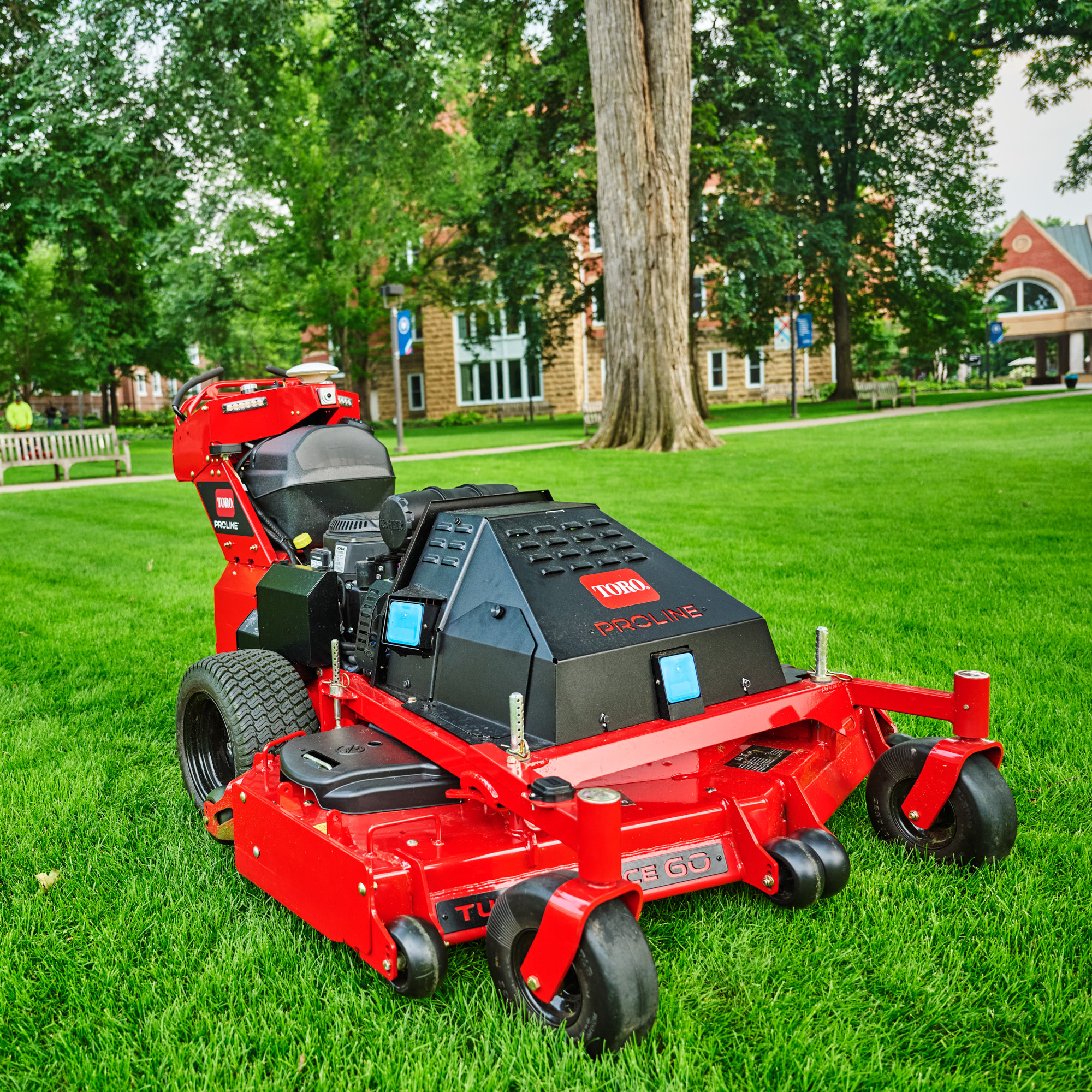 Toro PROLINE AMI TURBO FORCE HDX deck delivering a commercial-grade cut