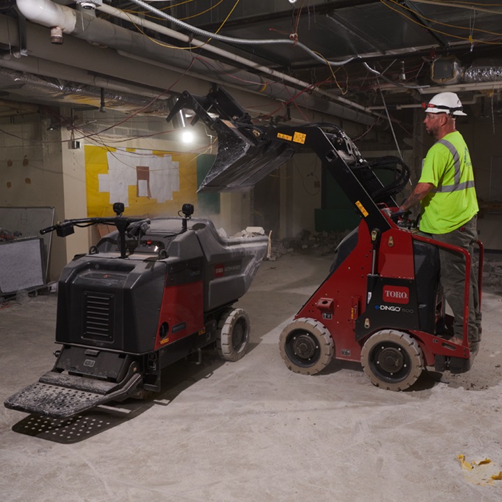 eDingo 500 dumping material in the electric ultra buggy 